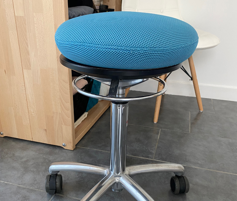 Pilates stool with wheels